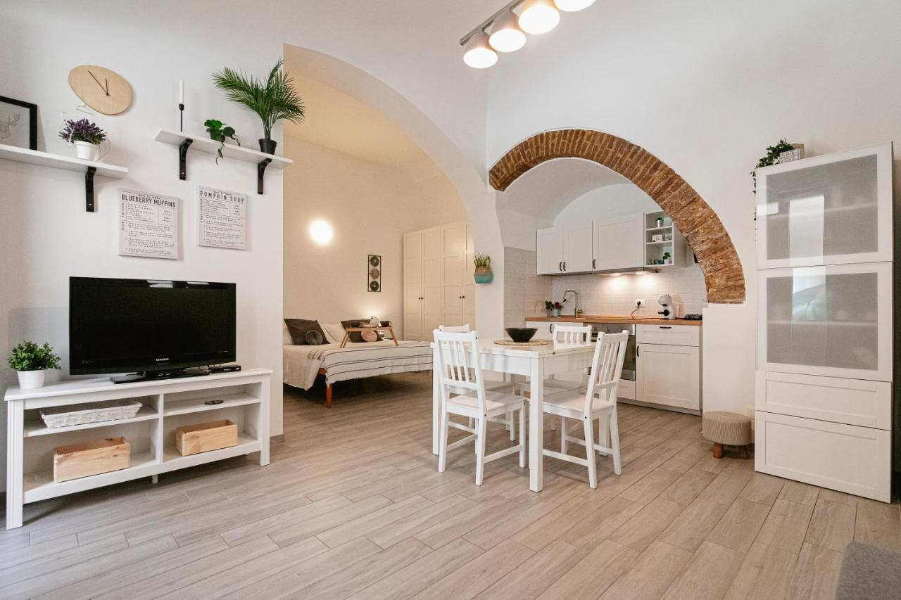 Апартаменты Zefiro21 Tiny House Термоли Экстерьер фото